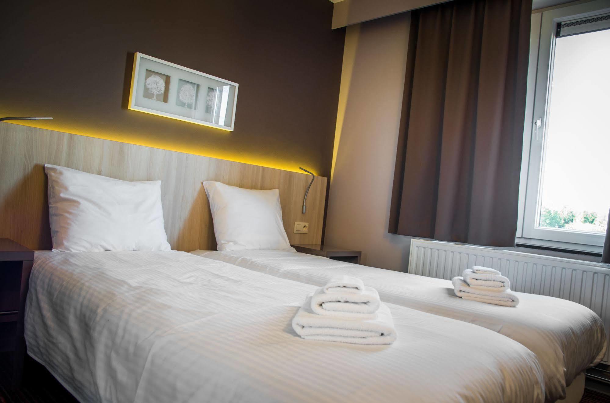 Hotel Les 100 Ciels Saint-Hubert Ngoại thất bức ảnh